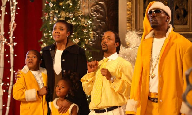 CHRISTMAS SMACKDOWN (NOELLE vs. THE PERFECT HOLIDAY) DVD REVIEW